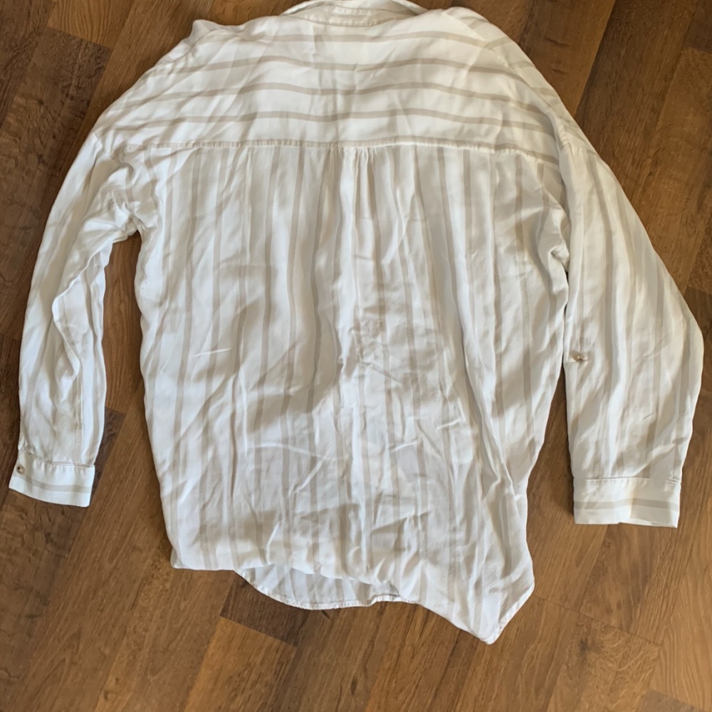 Maeve Button Down Tie Front Top - Picture 13 of 13